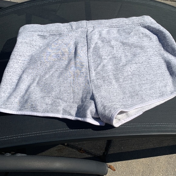 Canadiana booty shorts - Picture 2 of 2